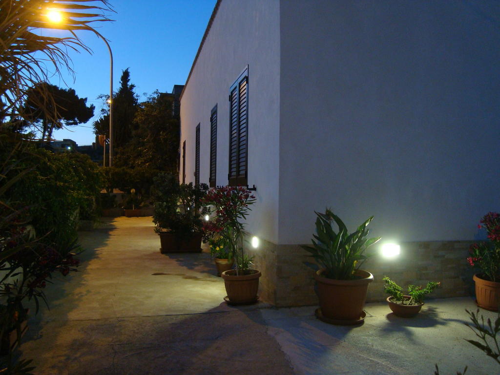 La Ninfea Bed & Breakfast Valderice Eksteriør bilde